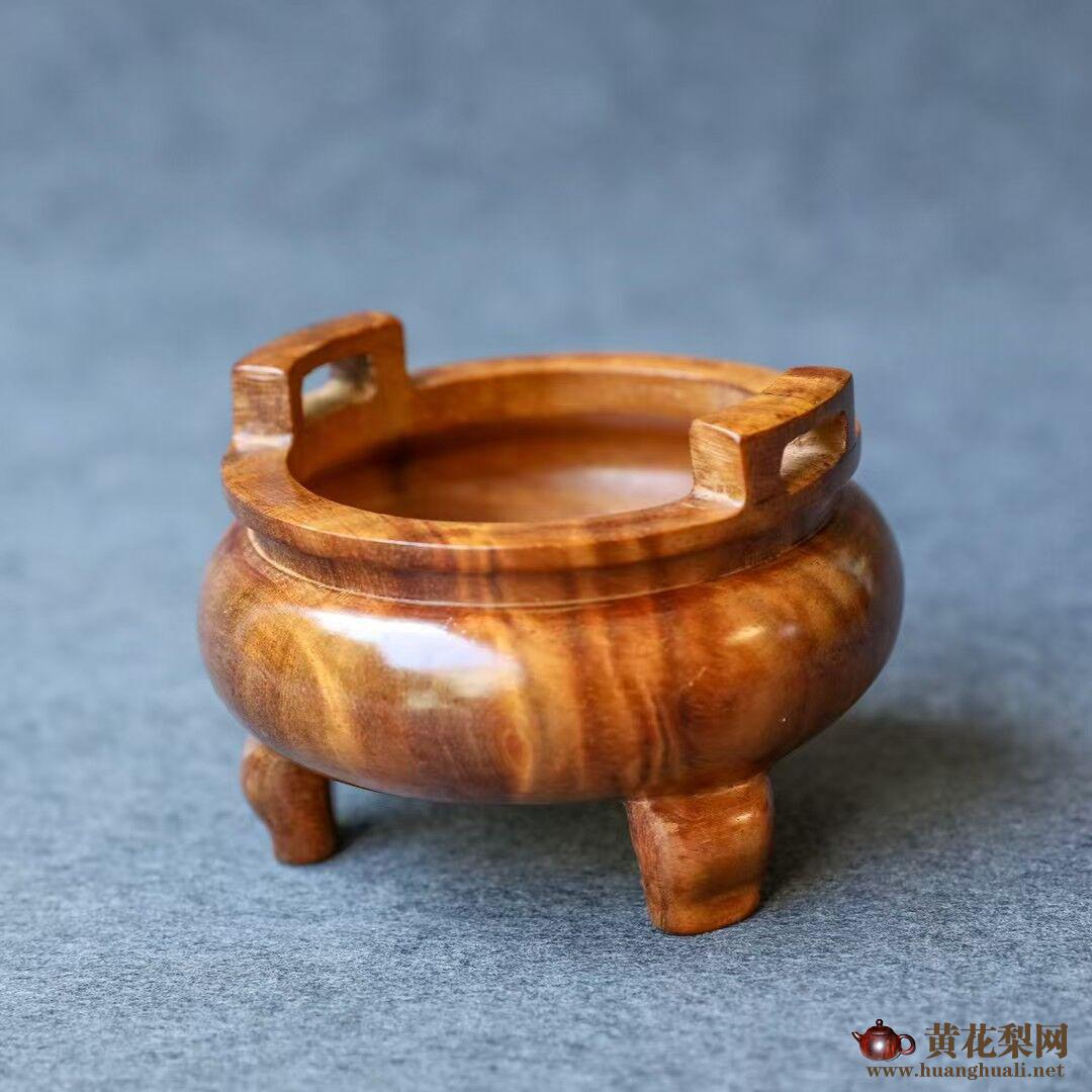 海南黄花梨三足鼎立香炉